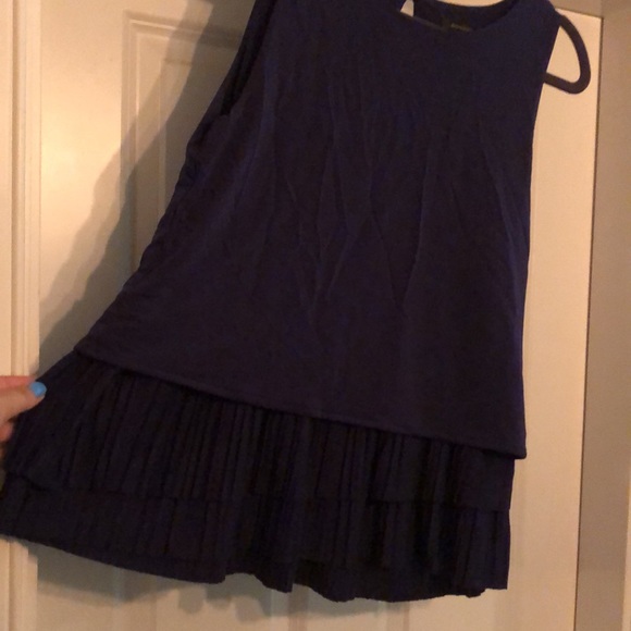 Banana Republic navy blouse with ruffled hem - Picture 2 of 7